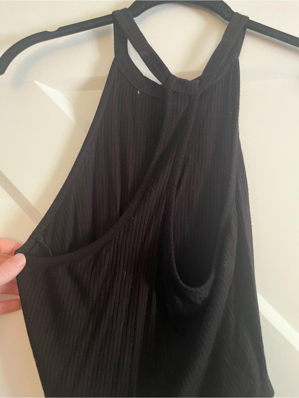Black Ribbed Basic Tank - Picture 4 of 5